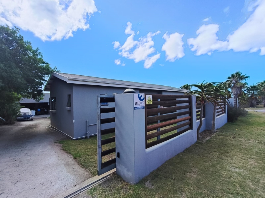 2 Bedroom Property for Sale in C Place Eastern Cape